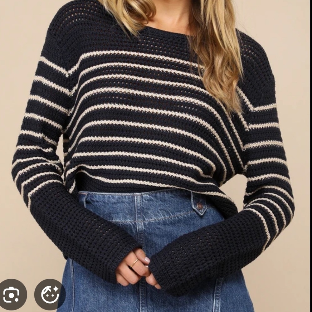 Like New Lulu’s Navy Striped Sweater